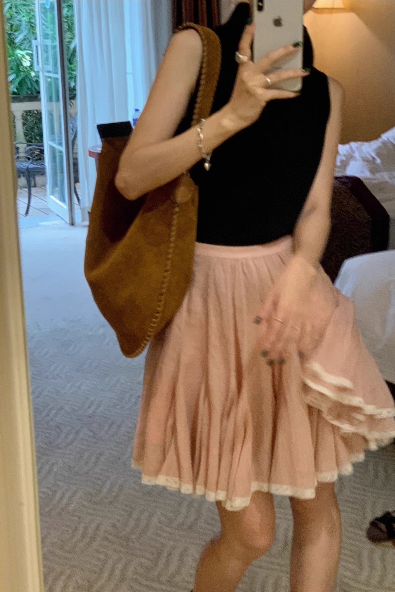 Fließender rauchig rosa voluminöser Prinzessinnen-Minirock