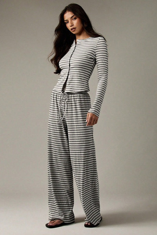 Conjunto Fácil de Dos Piezas con Cordón a Rayas