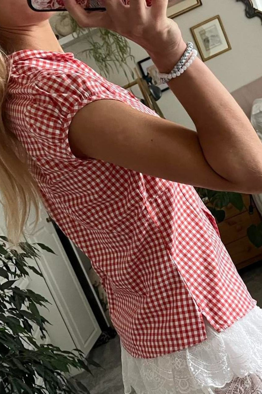 Vielseitige rot-weiß karierte Bluse