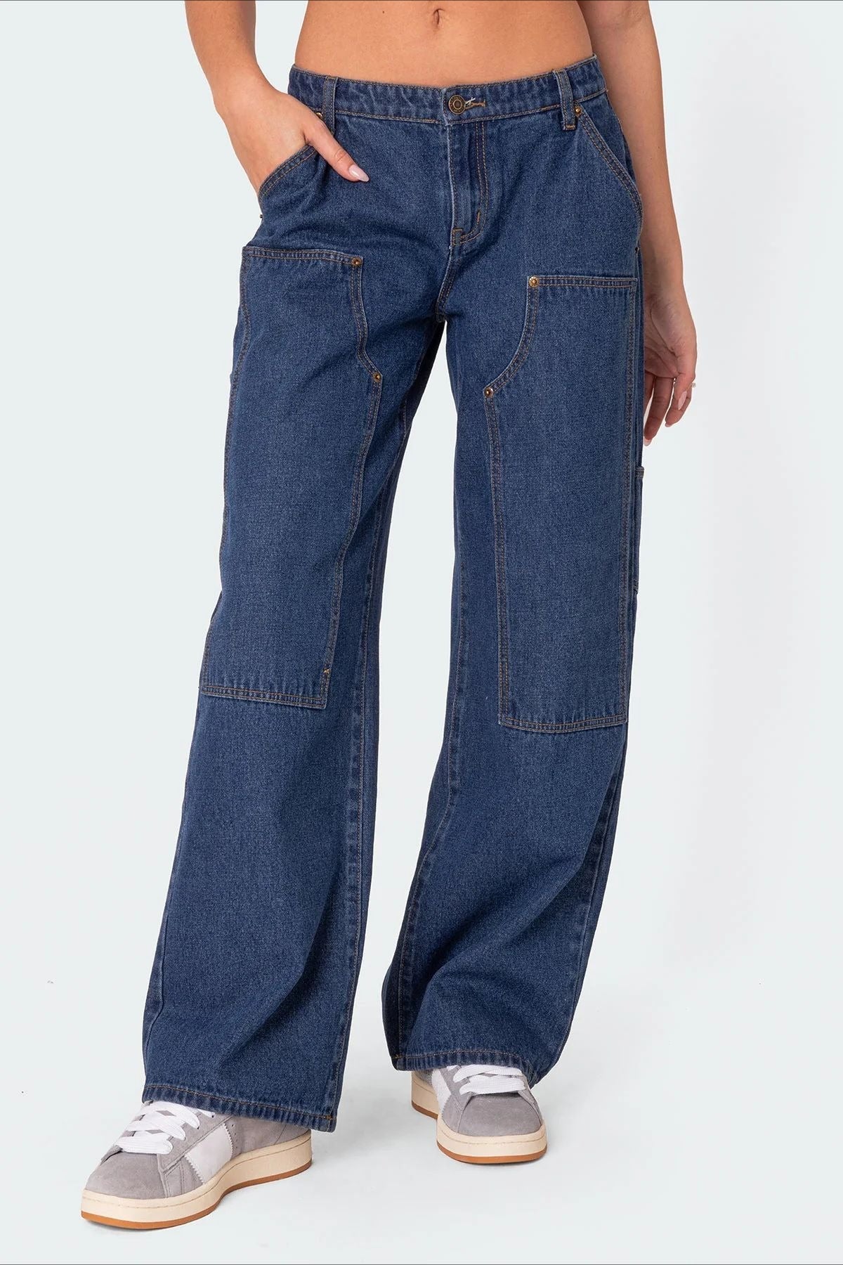Washed Oversized Mid-Rise Cargo Pocket Straight-Leg Jeans