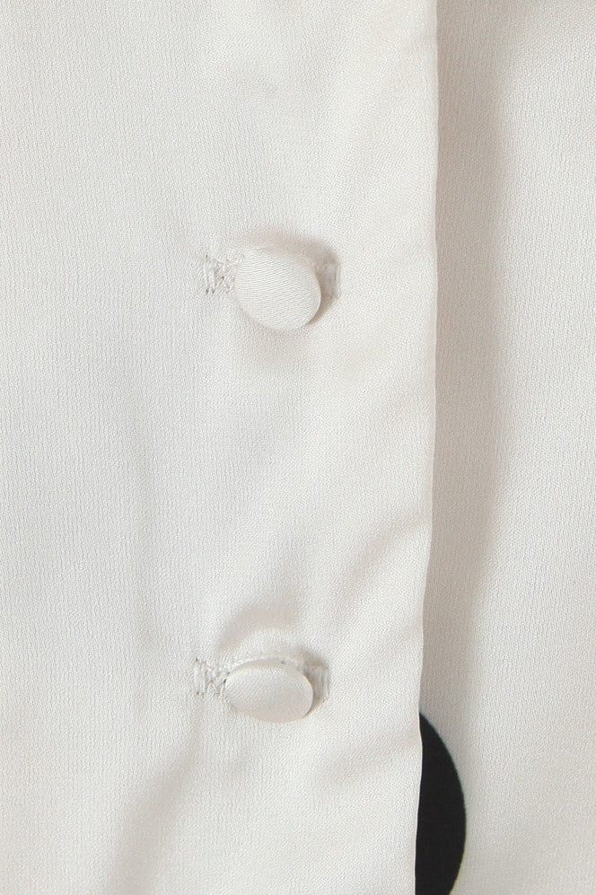 Vestito corto bustier in rete con spalle scoperte e stile seducente