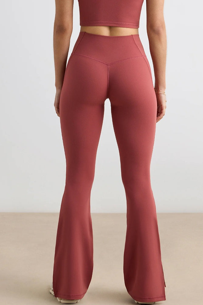 Leggings de entrenamiento acampanados de pierna ancha para realzar glúteos