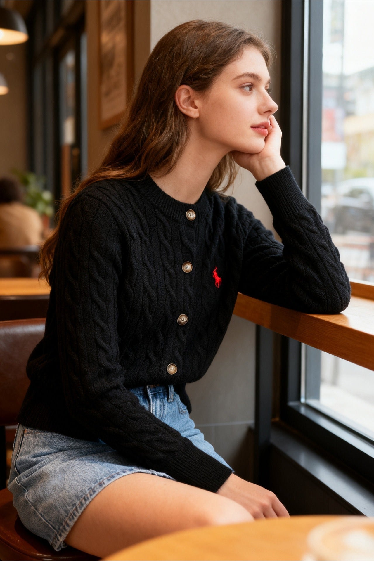 Cárdigan de lana con cable bordado