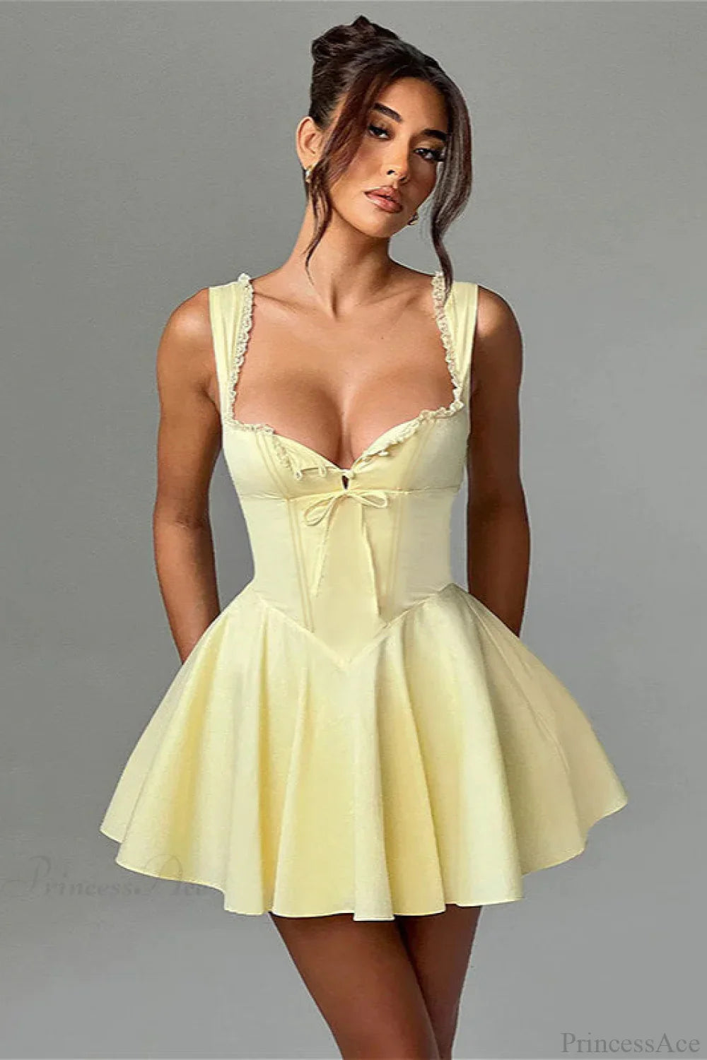 Robe mini sexy élégante taille fine coupe trapèze