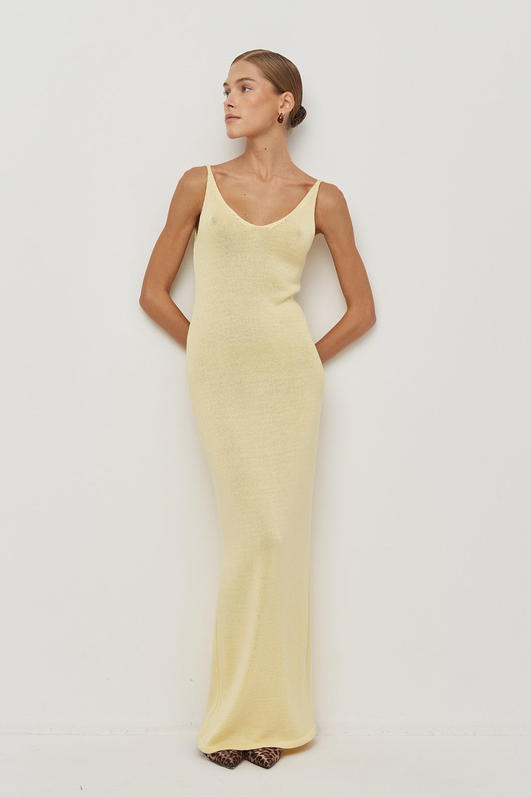 Ensemble deux pièces moulant en tricot de coton à col en V profond