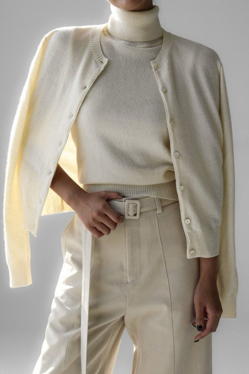 Schlankes Rollkragen-Strickoberteil