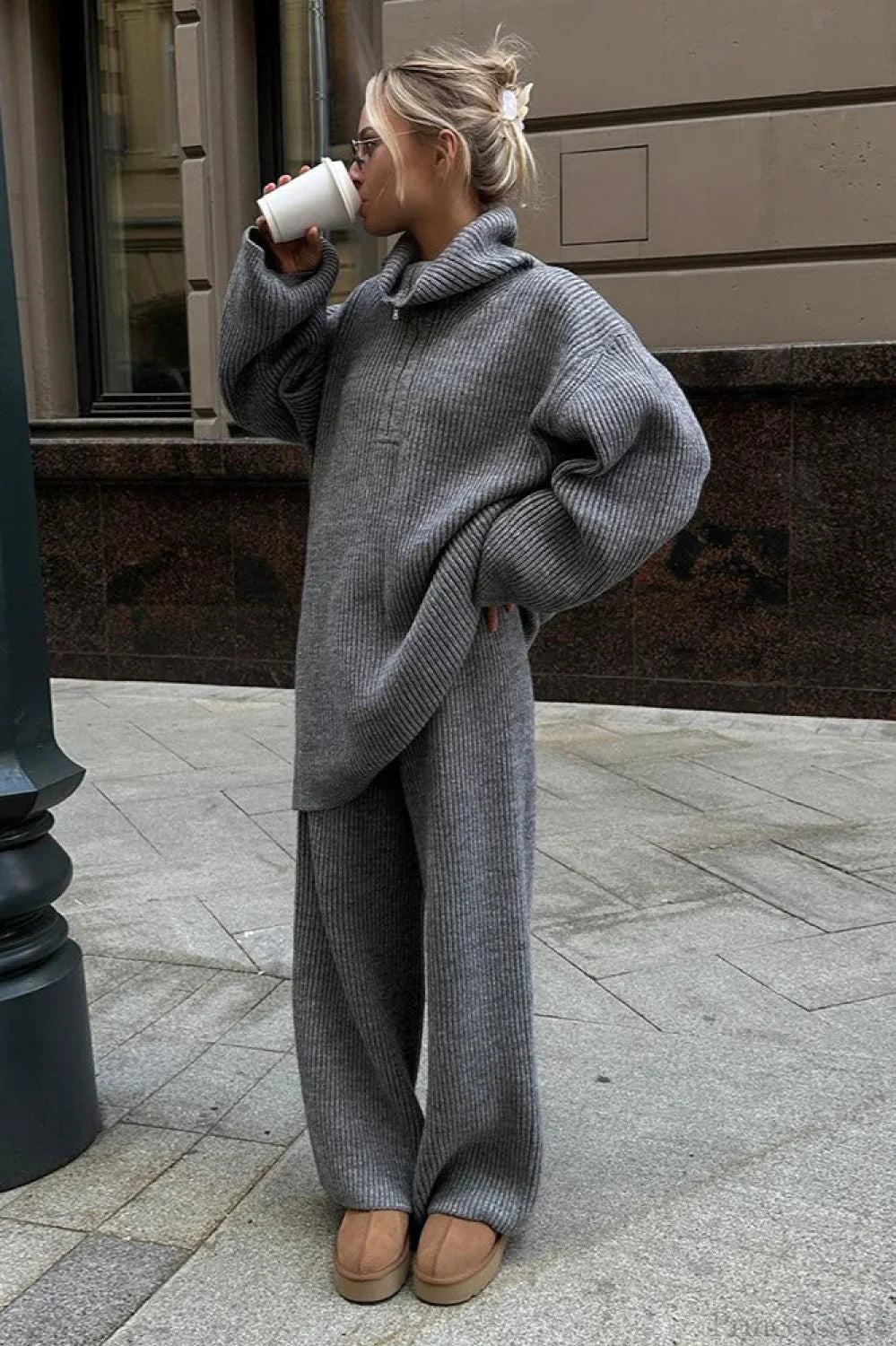 Completo Due Pezzi a Maglia con Colletto e Mezza Cerniera, Maniche Lunghe e Pantaloni Larghi