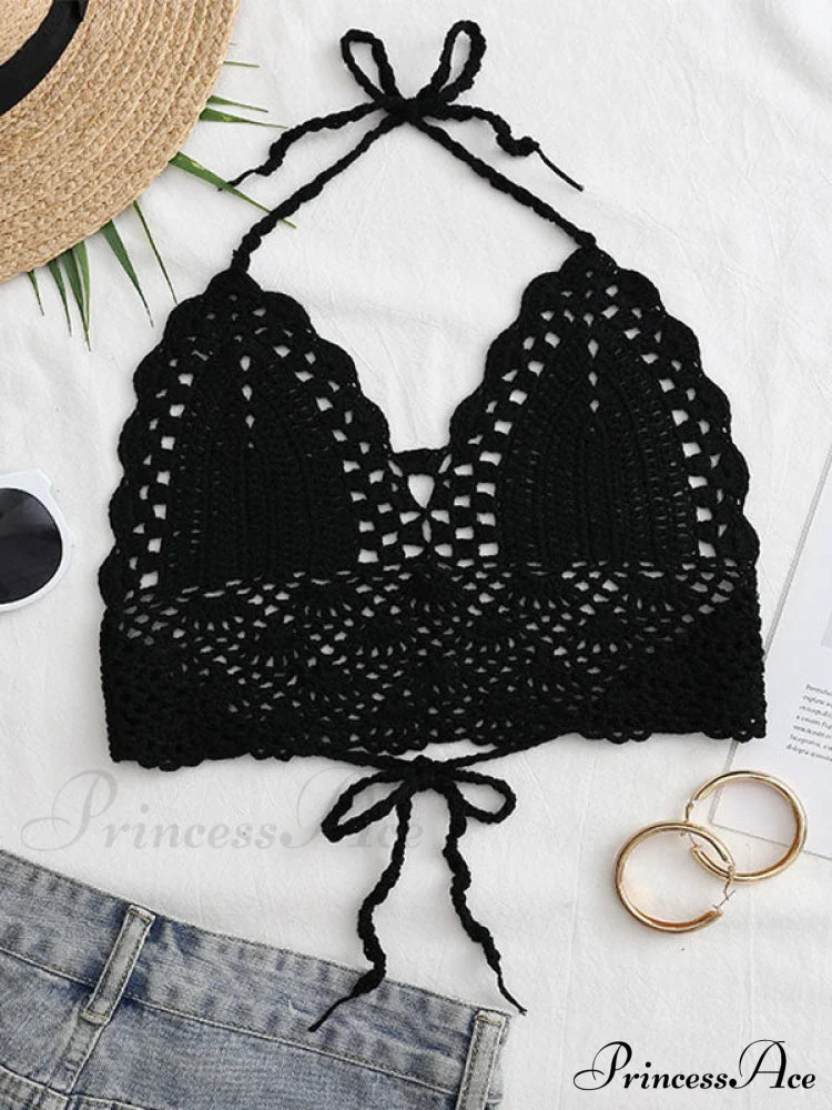 Top corti alla moda traforati all'uncinetto con collo a fascia