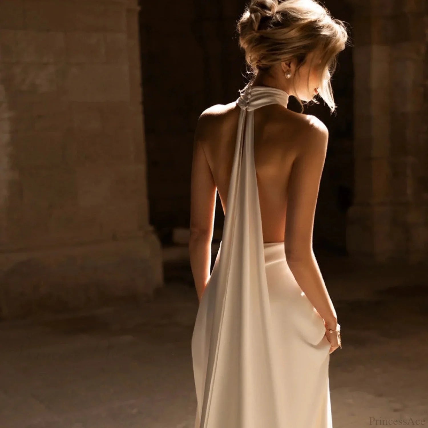 Halter Slim Tail Wedding Dress