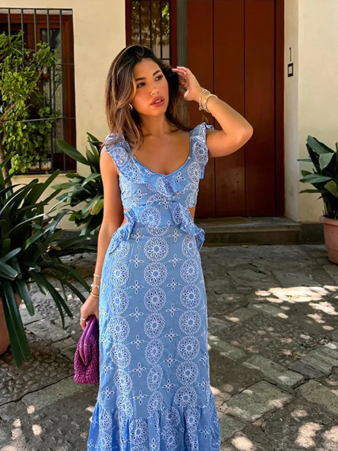 Vestido Longo Babado Decote nas Costas com Bordado Vazado