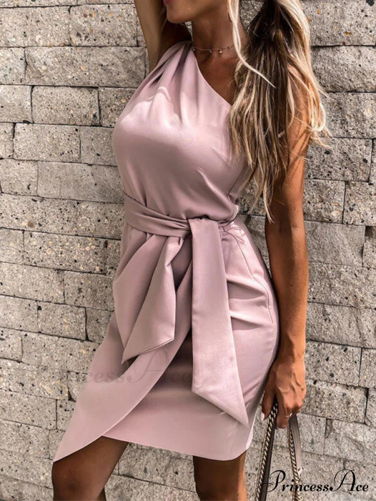 Nerovné šikmé elegantní ramenní topy