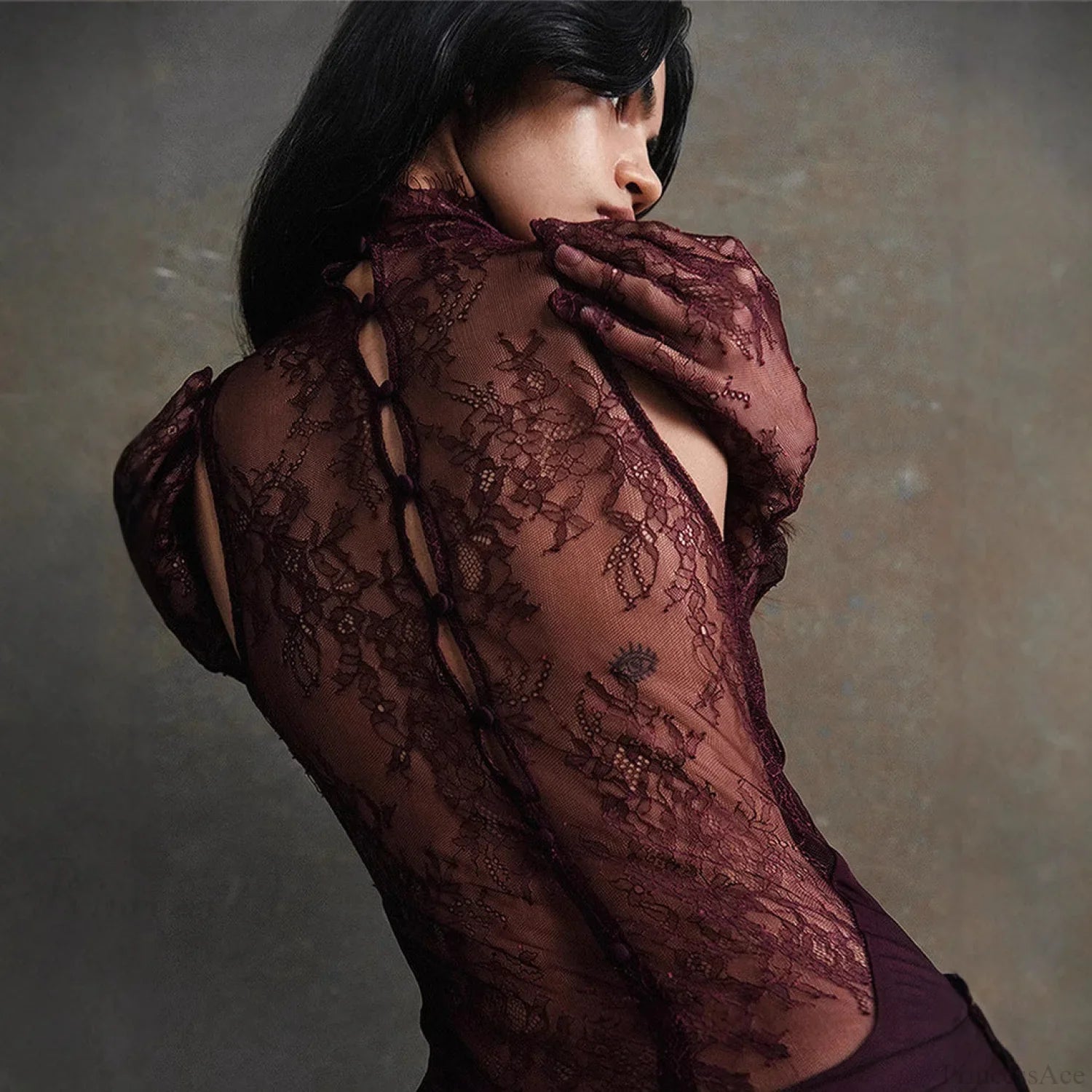 Spitzen-Patchwork Kleid mit tiefem V-Ausschnitt und gerafftem Ballkleid