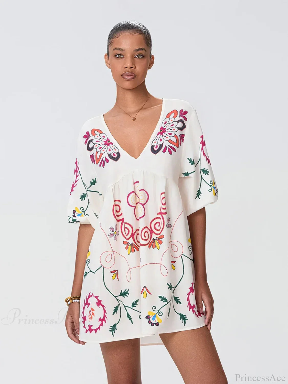 Locker sitzendes Mini-Strandkleid mit Blumenmuster für den Urlaub