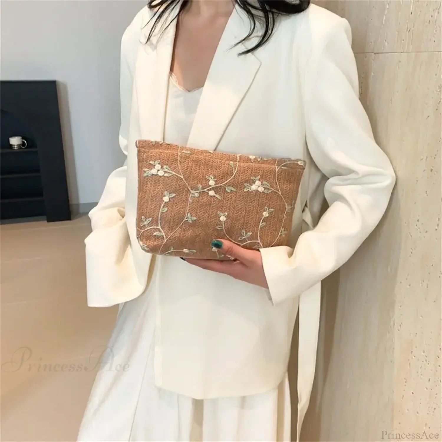 Rattan Handheld Straw Clutch Wristlet