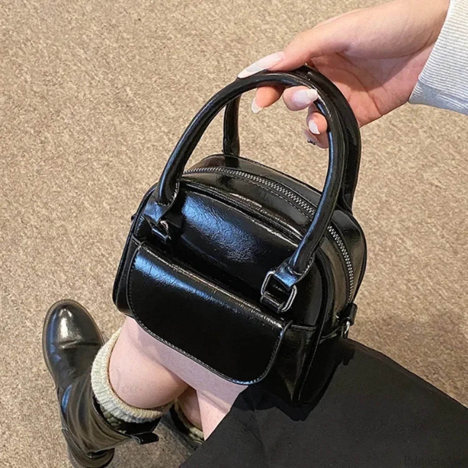 Borsa a tracolla rossa in pelle sintetica solida sottoascellare