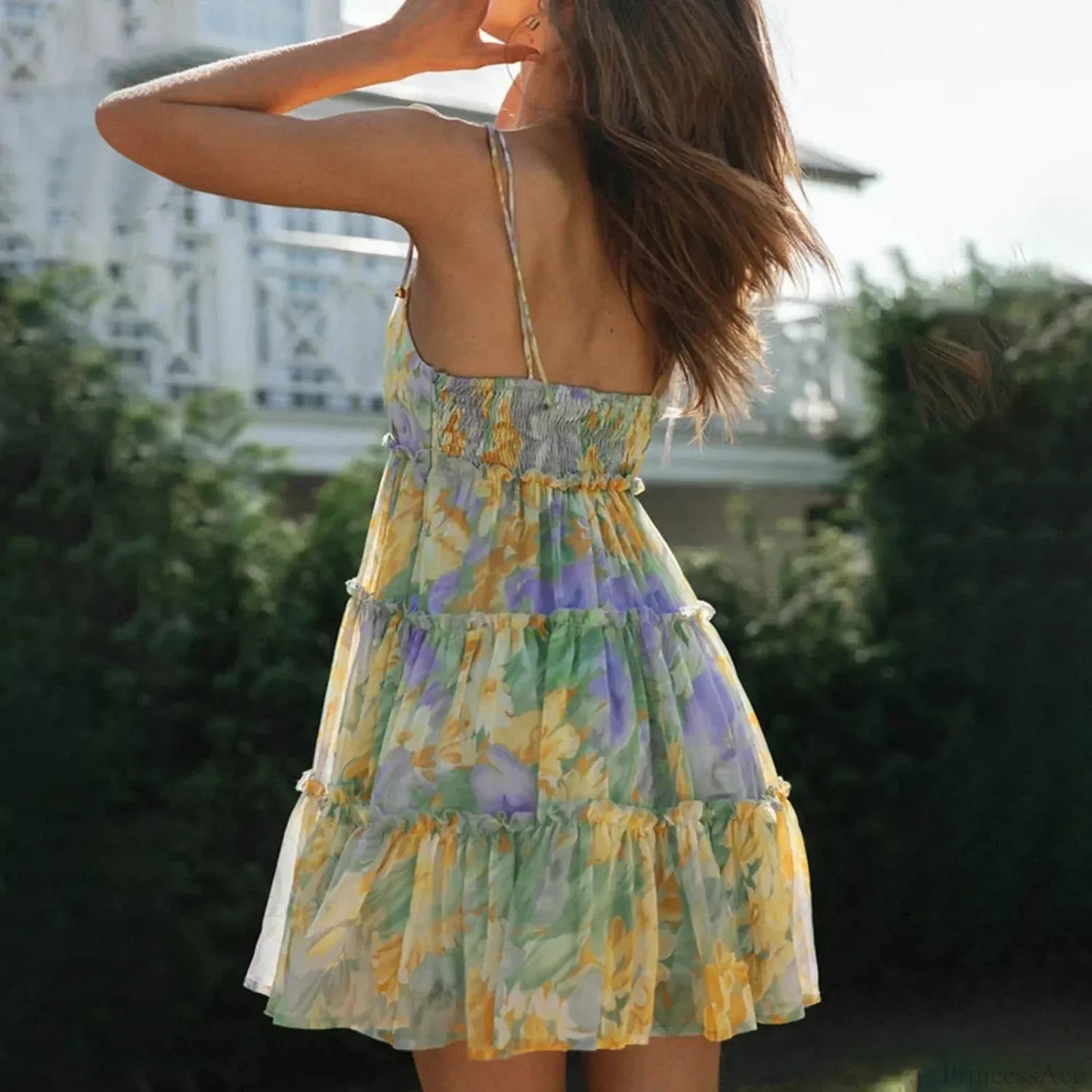 Vestido de tirantes con volantes de gasa floral sexy