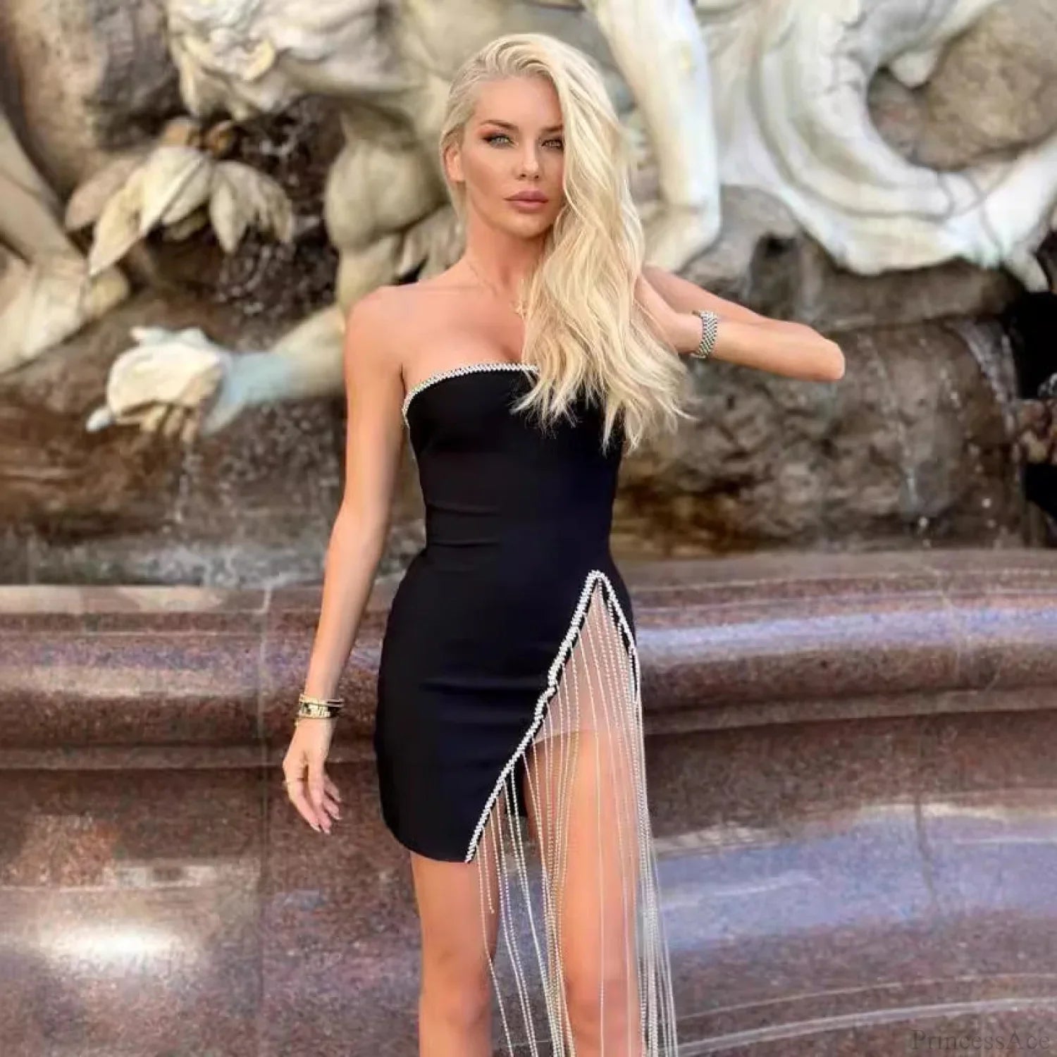 Sexy trägerloses Mini-Abendkleid mit Schlitz und Wickeloptik