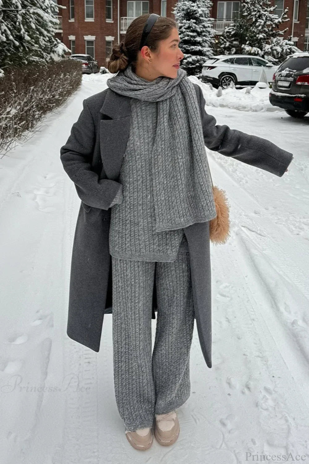 Měkké pletené kalhoty a svetr, dvoudílná souprava