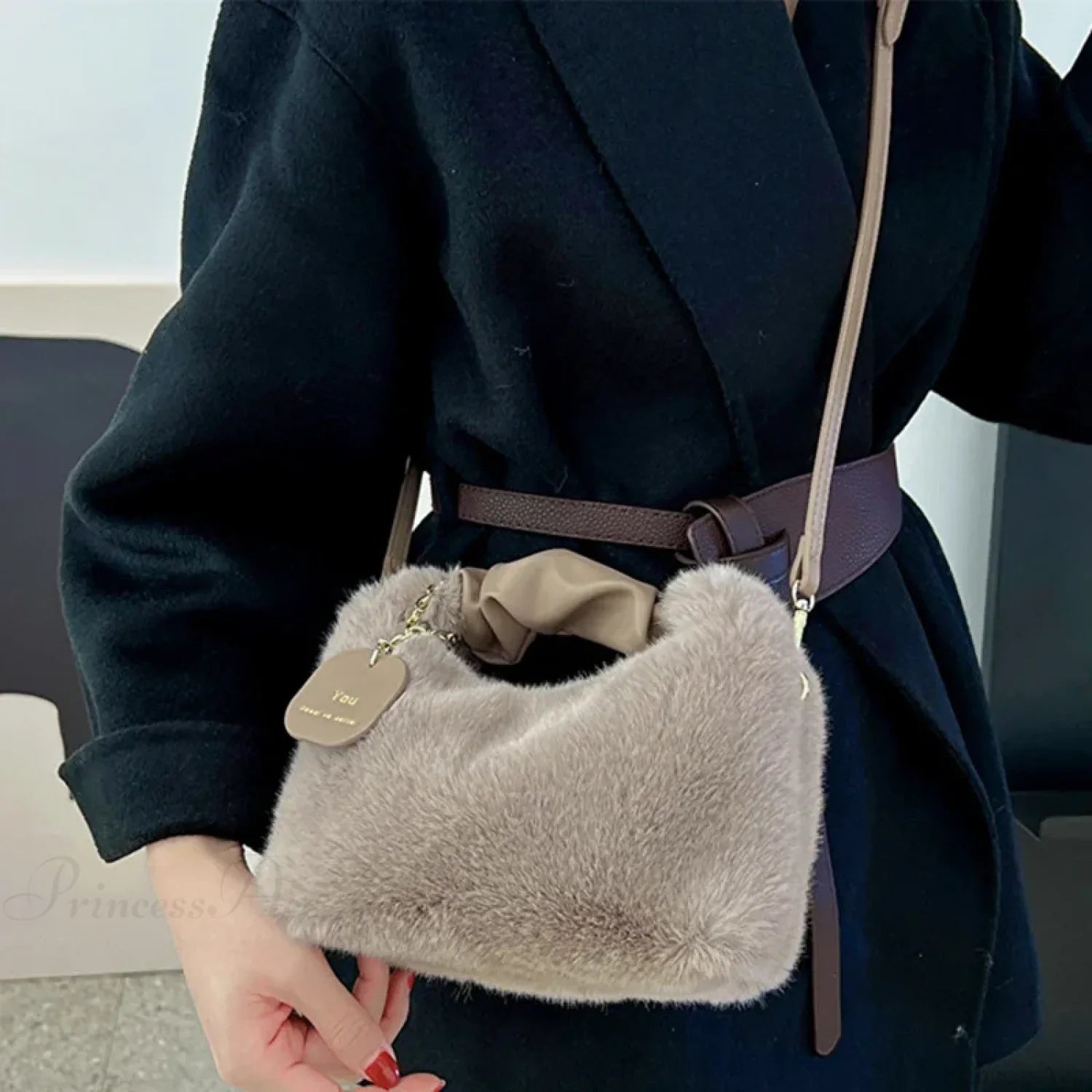 Soft Plush Simple Crossbody Handbag Women’s Bag