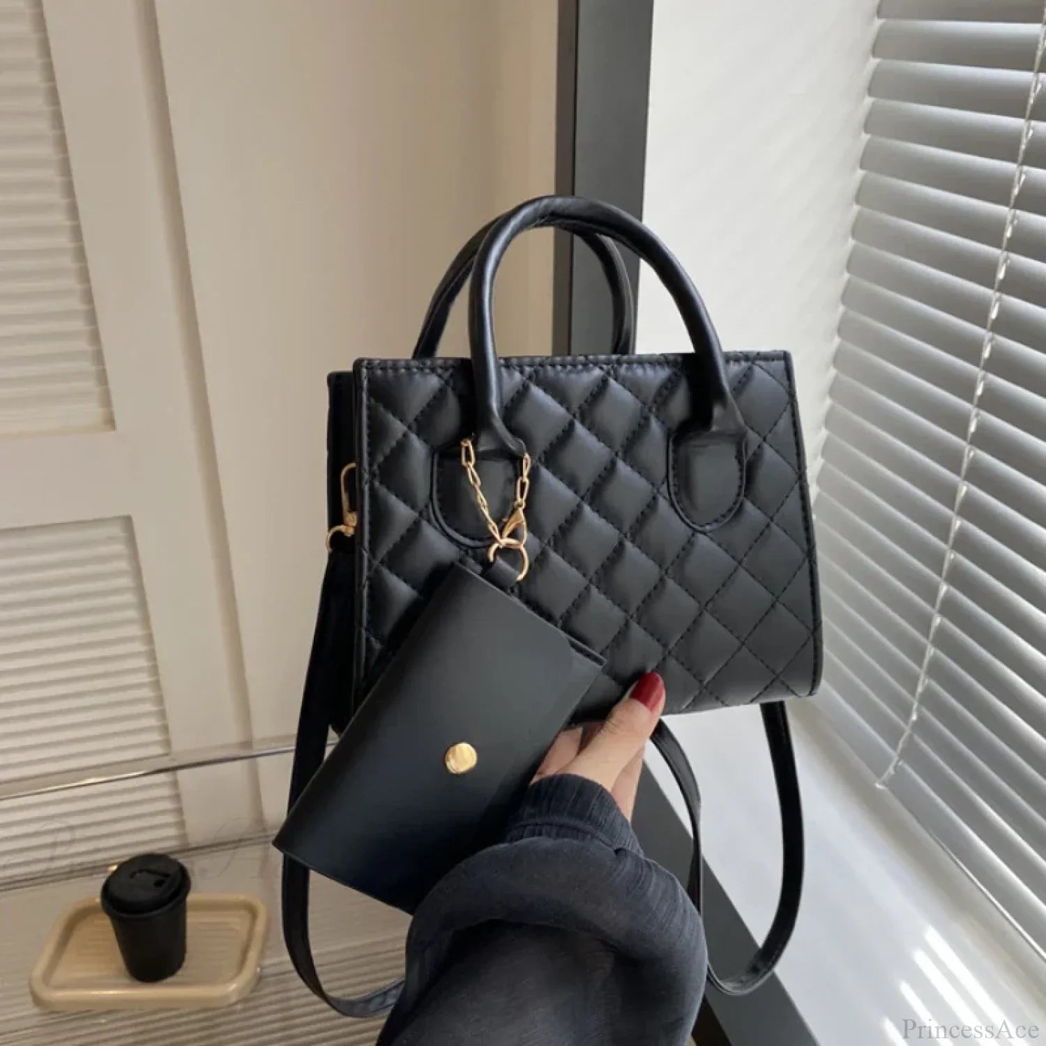 Solid Diamond Grid PU Leather Crossbody