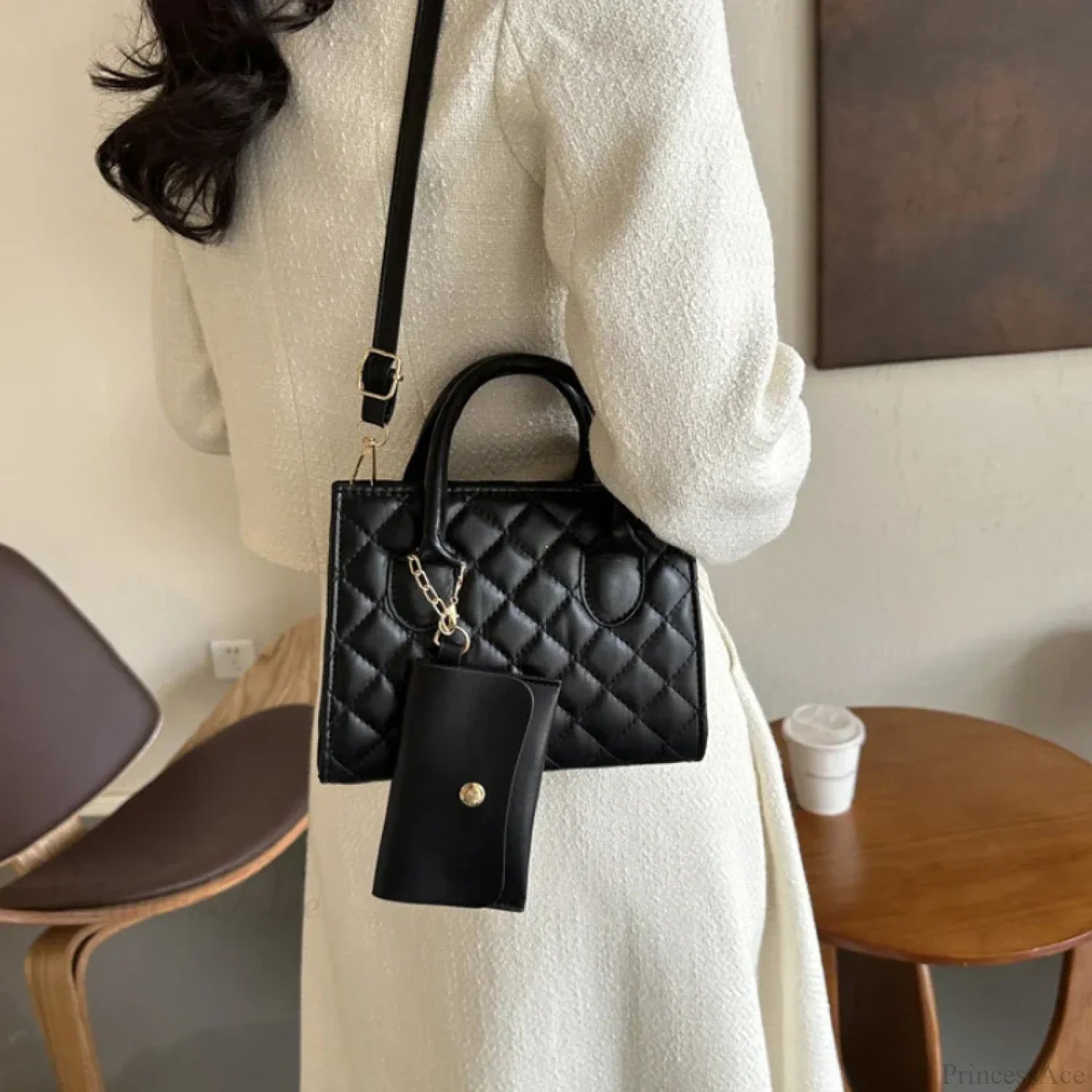 Solid Diamond Grid PU Leather Crossbody