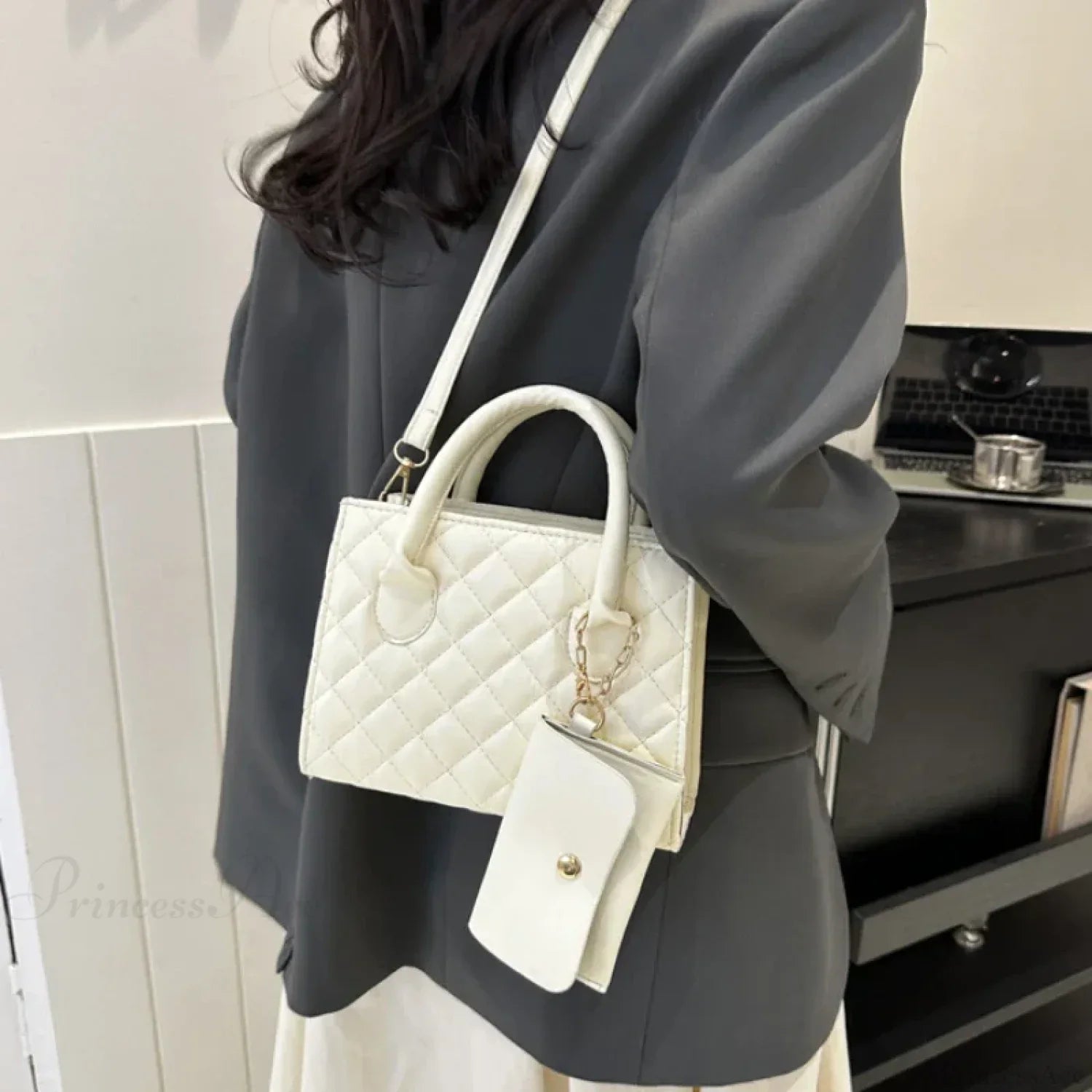 Solid Diamond Grid PU Leather Crossbody
