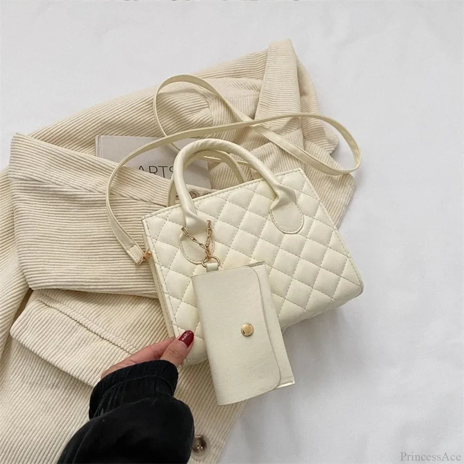 Solid Diamond Grid PU Leather Crossbody