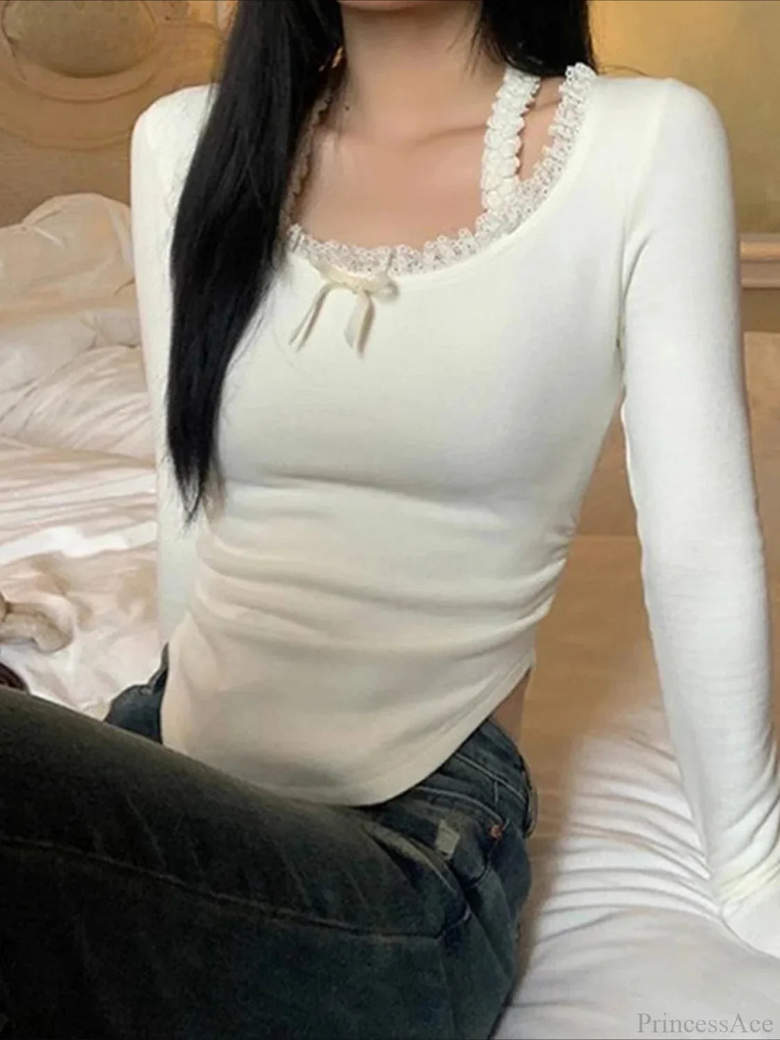 Sweet Lace Trim Halter Cropped O-Neck Long Sleeve Knit Top