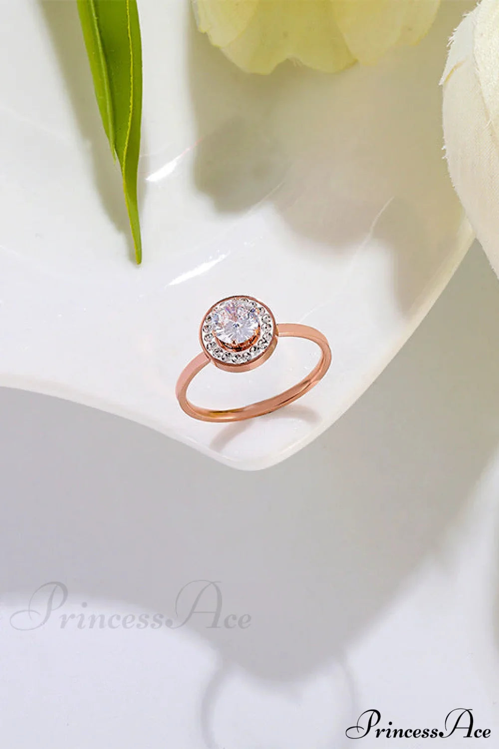 Anello a cerchio scintillante con diamante in acciaio titanio