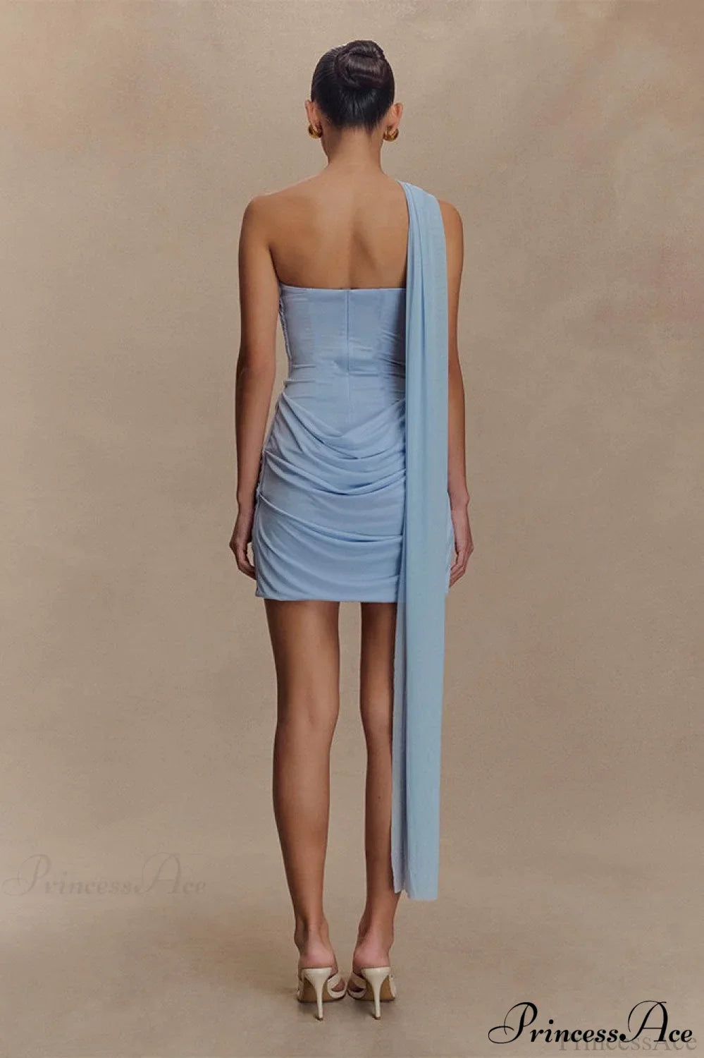 Tüllschärpe trägerloses eng anliegendes Festkleid