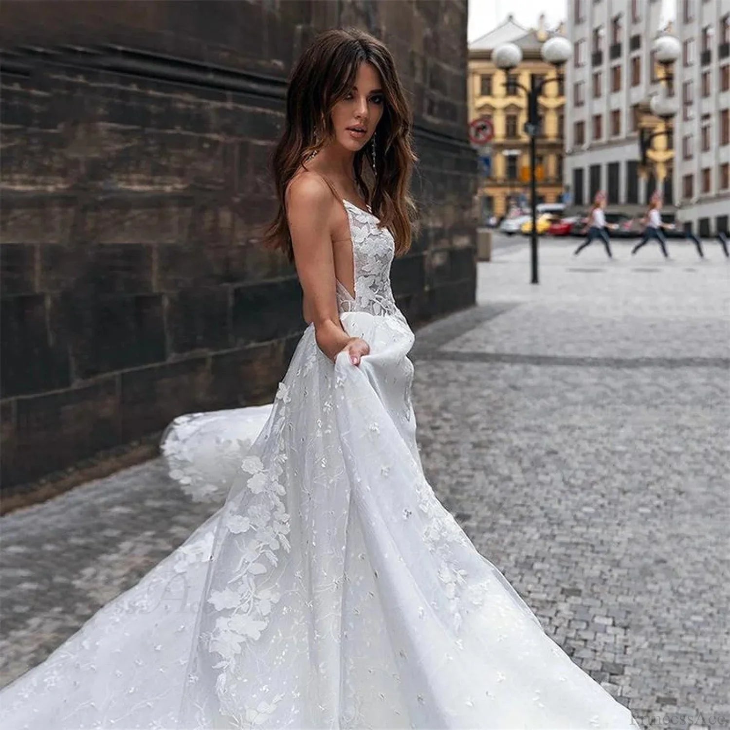 Vestido de novia sirena de tul transparente con escote en V