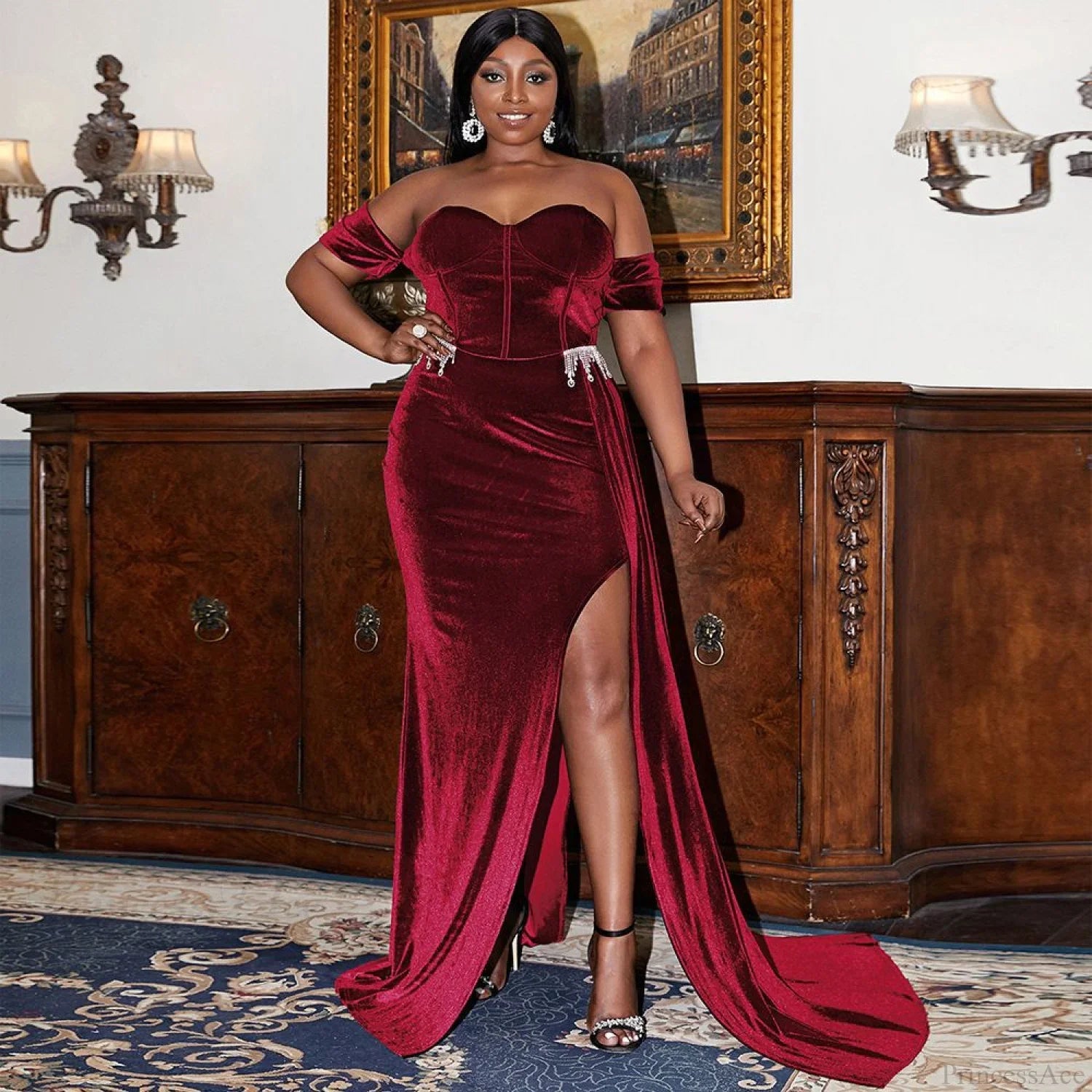 Sametové večerní šaty s jedním ramenem a rozparkem až na zem