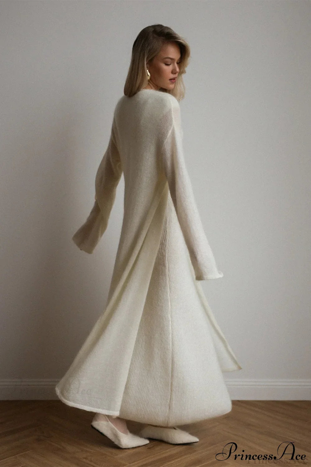 Completo due pezzi con cardigan lavorato a maglia d'epoca e vestito senza maniche