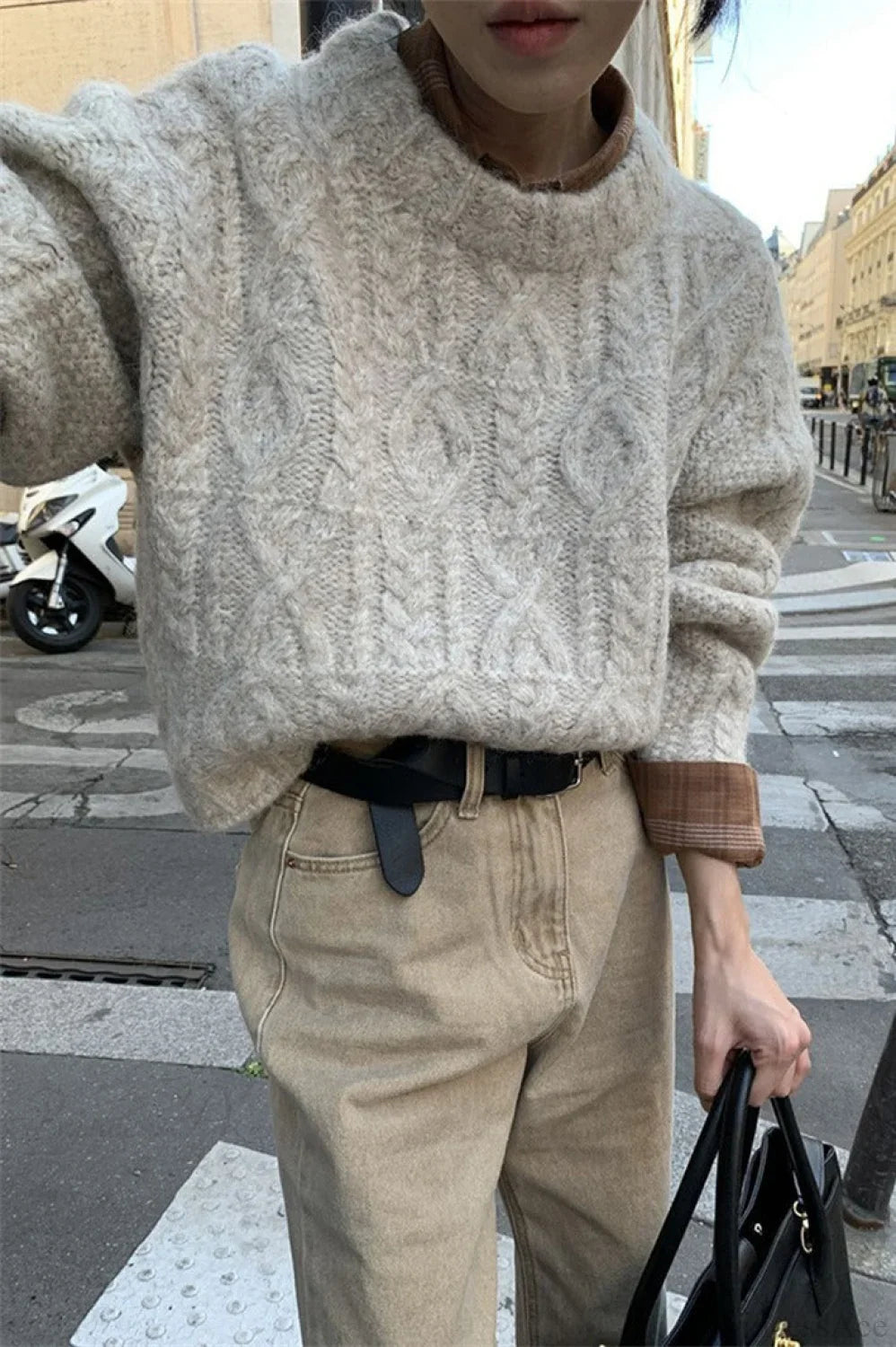 Pull ample à col rond en grosse laine ancienne