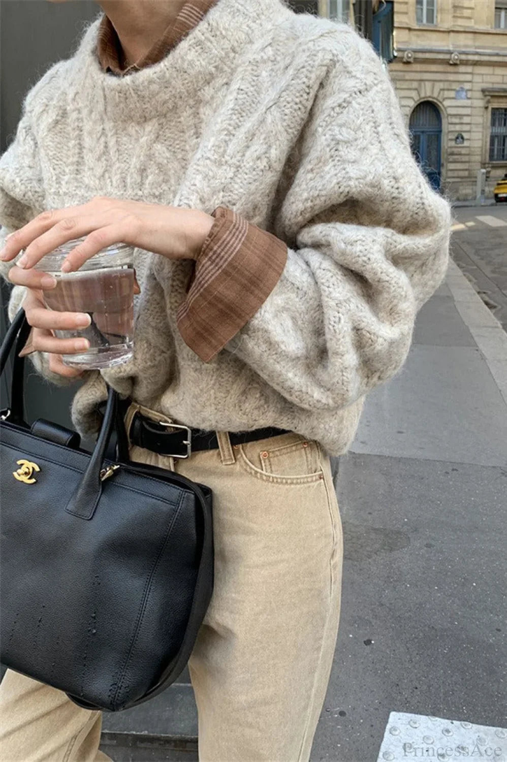 Pull ample à col rond en grosse laine ancienne